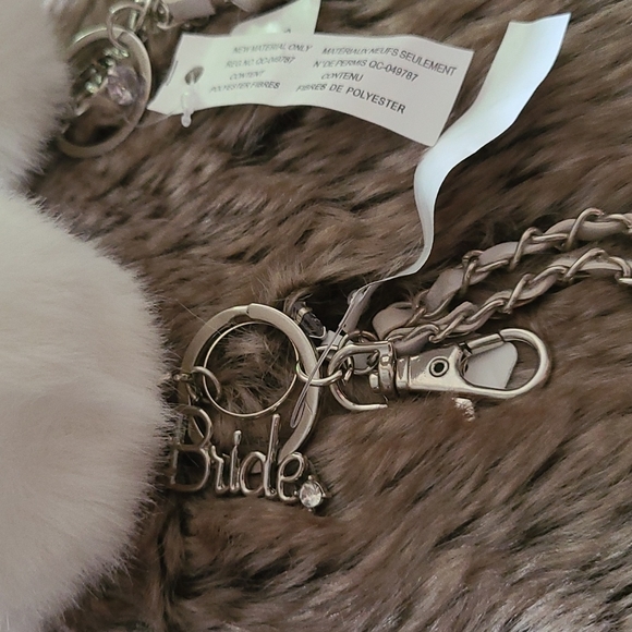 Two for $20, BRIDE POM KEYRING - IVORY - Picture 3 of 3